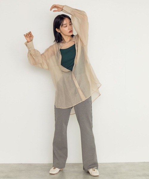 w closet（ダブルクローゼット）の「シアーバンドカラーBIGシャツ（シャツ/ブラウス・レディース・ダークグリーン/ブラウン/ライトベージュ/コーラルピンク/グレー系その他・FREE）」の17枚目の写真