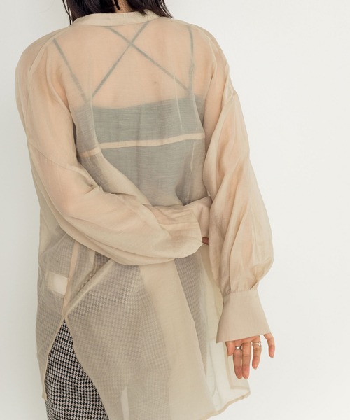 w closet（ダブルクローゼット）の「シアーバンドカラーBIGシャツ（シャツ/ブラウス・レディース・ダークグリーン/ブラウン/ライトベージュ/コーラルピンク/グレー系その他・FREE）」の19枚目の写真