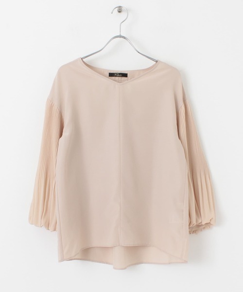 URBAN RESEARCH ROSSO（アーバンリサーチロッソ）の「プリーツスリーブVネックブラウス（シャツ/ブラウス・レディース・チャコールグレー/オフホワイト/ピンクベージュ・FREE）」の13枚目の写真