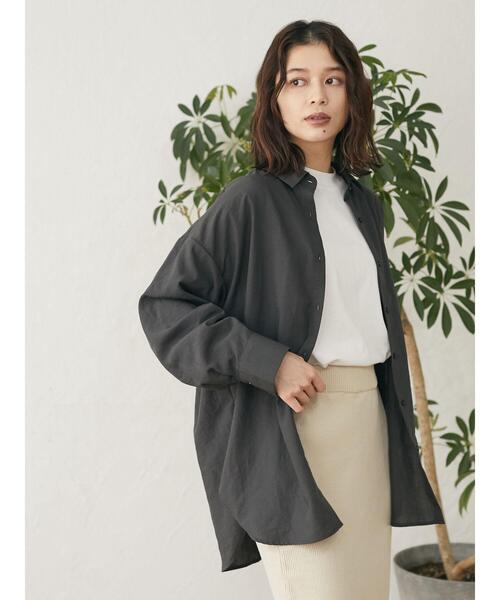 Green　Parks（グリーンパークス）の「さっと羽織りシャツ＊（シャツ/ブラウス・レディース・チャコールグレー/イエロー/グレイッシュベージュ・FREE）」の4枚目の写真
