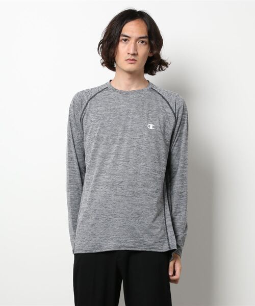 Champion(チャンピオン)の「【CHAMPION/チャンピオン】ストレッチクルーネックチャンピオンロゴロングTシャツ 吸汗 速乾 抗菌 防臭 UVカット(Tシャツ/カットソー・メンズ・ブラック/グレー・MEDIUM/LARGE/X-LARGE)」の2枚目の写真