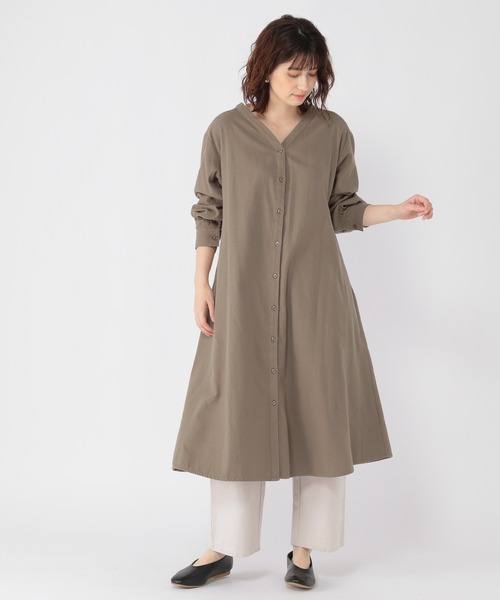 studio CLIP（スタディオクリップ）の「ダブルフロントVネックフレアワンピース（ワンピース・レディース・スモーク/モカ/カーキ・FREE）」の10枚目の写真