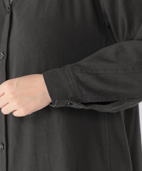 studio CLIP（スタディオクリップ）の「ダブルフロントVネックフレアワンピース（ワンピース・レディース・スモーク/モカ/カーキ・FREE）」の5枚目の写真