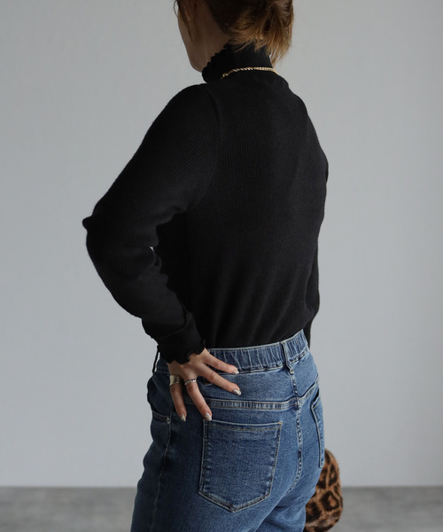 amini(アミニ)の「【2021-2022 A/W】メローリブトップス(ニット/セーター・レディース・ブルーグレー/オフホワイト/ブラック・MEDIUM)」の10枚目の写真