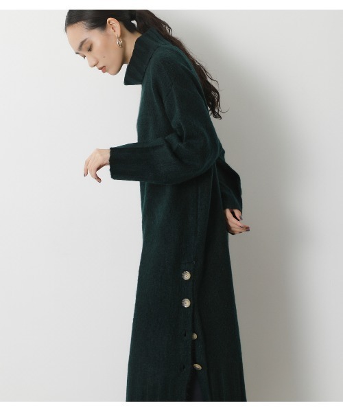 crie conforto（クリーコンフォルト）の「サイド釦タートルニットワンピース（ワンピース・レディース・ダークグリーン/チャコールグレー/ライトベージュ・MEDIUM/SMALL）」の3枚目の写真