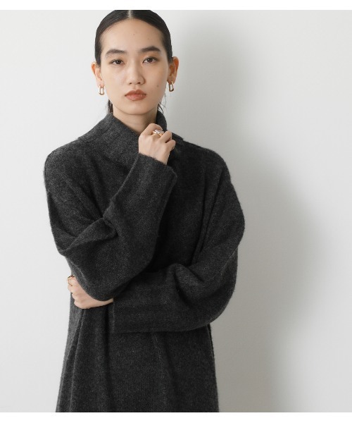 crie conforto（クリーコンフォルト）の「サイド釦タートルニットワンピース（ワンピース・レディース・ダークグリーン/チャコールグレー/ライトベージュ・MEDIUM/SMALL）」の10枚目の写真