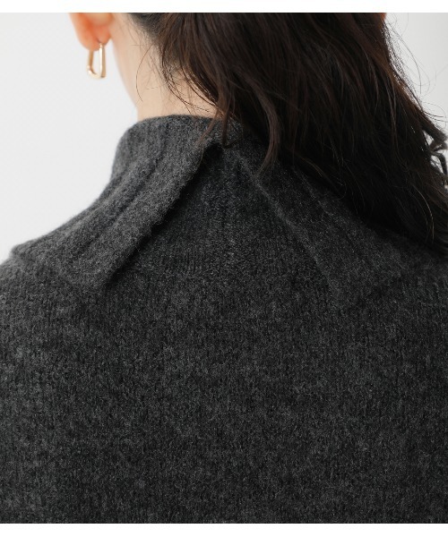 crie conforto（クリーコンフォルト）の「サイド釦タートルニットワンピース（ワンピース・レディース・ダークグリーン/チャコールグレー/ライトベージュ・MEDIUM/SMALL）」の19枚目の写真