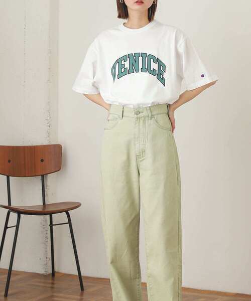SENSE OF PLACE by URBAN RESEARCH(センスオブプレイスバイアーバンリサーチ)の「『別注』champion×SENSE OF PLACE クルーネックTシャツ(Tシャツ/カットソー)」|オフホワイト