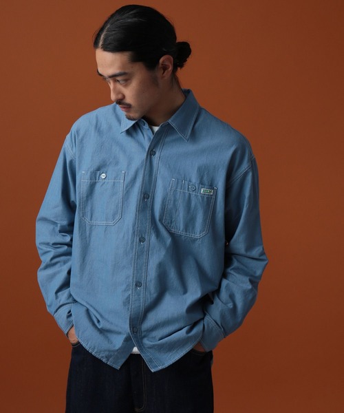 BAYFLOW(ベイフロー)の「【ELY(エリー)×BAYFLOW】シャンブレーシャツ(シャツ/ブラウス・メンズ・ライトブルー/インディゴブルー・MEDIUM/LARGE)」の1枚目の写真