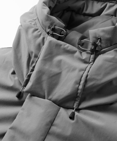 And A（アンドエー）の「Gramicci by F/CE. グラミチバイエフシーイー / F/CE x GRAMICCI INSULATION JACKET インスレーションジャケット ダウンパーカー / GUJ2-F3007（ダウンジャケット/コート・メンズ・ブラック・MEDIUM/LARGE）」の16枚目の写真