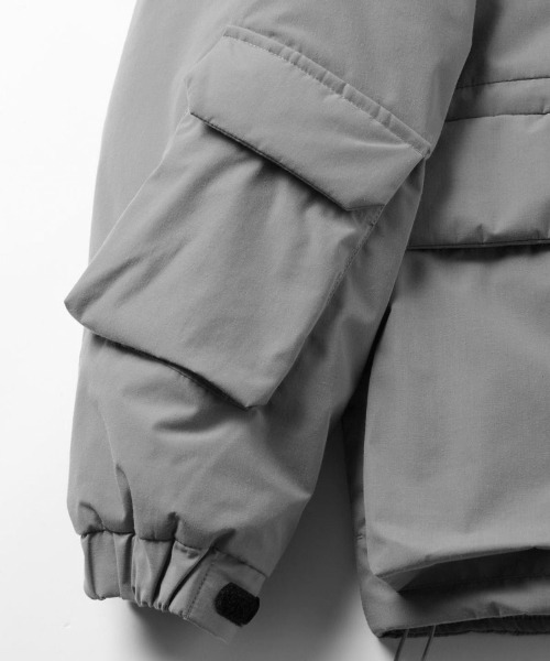 And A（アンドエー）の「Gramicci by F/CE. グラミチバイエフシーイー / F/CE x GRAMICCI INSULATION JACKET インスレーションジャケット ダウンパーカー / GUJ2-F3007（ダウンジャケット/コート・メンズ・ブラック・MEDIUM/LARGE）」の21枚目の写真