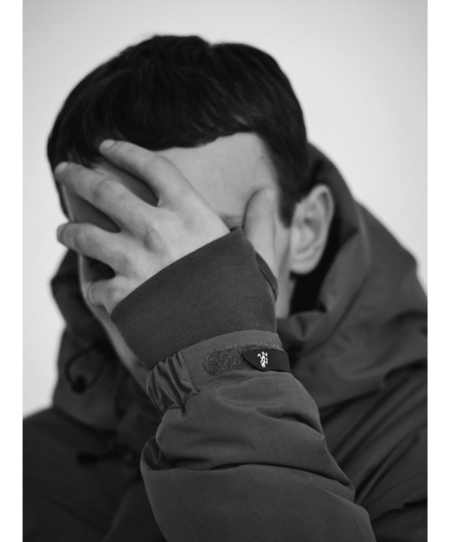 And A（アンドエー）の「Gramicci by F/CE. グラミチバイエフシーイー / F/CE x GRAMICCI INSULATION JACKET インスレーションジャケット ダウンパーカー / GUJ2-F3007（ダウンジャケット/コート・メンズ・ブラック・MEDIUM/LARGE）」の4枚目の写真