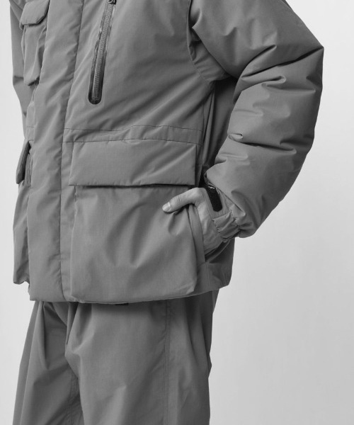 And A（アンドエー）の「Gramicci by F/CE. グラミチバイエフシーイー / F/CE x GRAMICCI INSULATION JACKET インスレーションジャケット ダウンパーカー / GUJ2-F3007（ダウンジャケット/コート・メンズ・ブラック・MEDIUM/LARGE）」の12枚目の写真