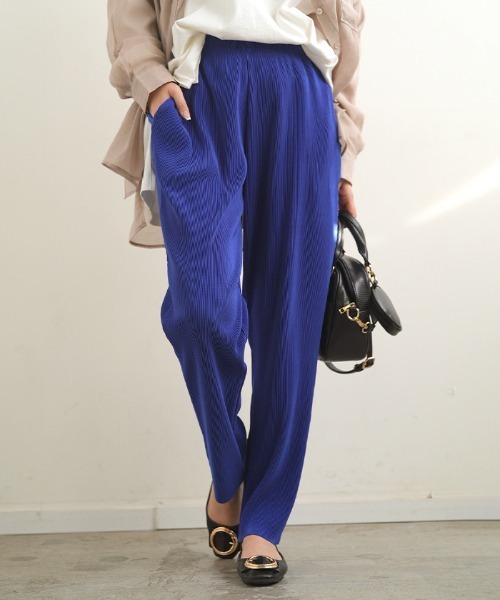 Futier land(フューティアランド)の「プリーツテーパードロングパンツ(その他パンツ・レディース・ブラック/イエロー/オレンジ/ブルー/グリーン/アイボリー・MEDIUM)」の4枚目の写真