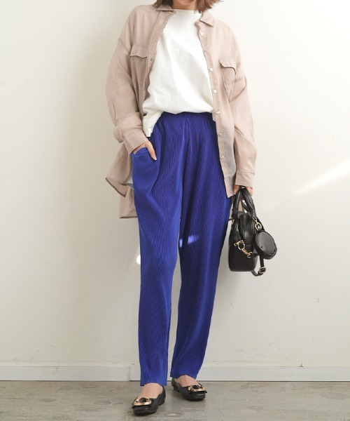 Futier land(フューティアランド)の「プリーツテーパードロングパンツ(その他パンツ・レディース・ブラック/イエロー/オレンジ/ブルー/グリーン/アイボリー・MEDIUM)」の22枚目の写真