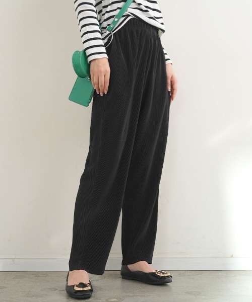 Futier land(フューティアランド)の「プリーツテーパードロングパンツ(その他パンツ・レディース・ブラック/イエロー/オレンジ/ブルー/グリーン/アイボリー・MEDIUM)」の7枚目の写真