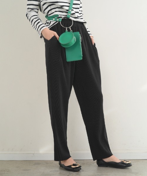 Futier land(フューティアランド)の「プリーツテーパードロングパンツ(その他パンツ・レディース・ブラック/イエロー/オレンジ/ブルー/グリーン/アイボリー・MEDIUM)」の21枚目の写真