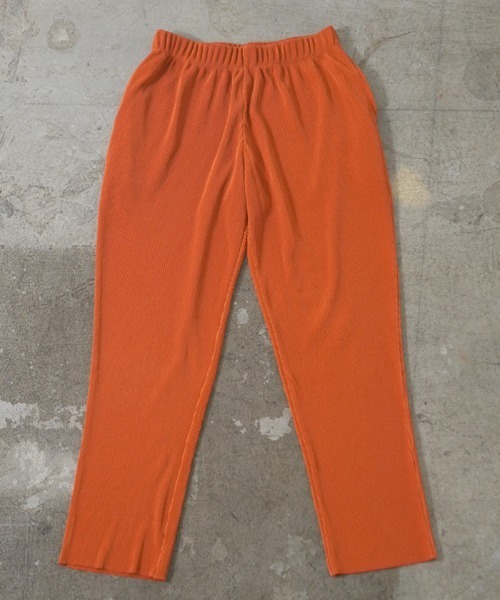 Futier land(フューティアランド)の「プリーツテーパードロングパンツ(その他パンツ・レディース・ブラック/イエロー/オレンジ/ブルー/グリーン/アイボリー・MEDIUM)」の13枚目の写真