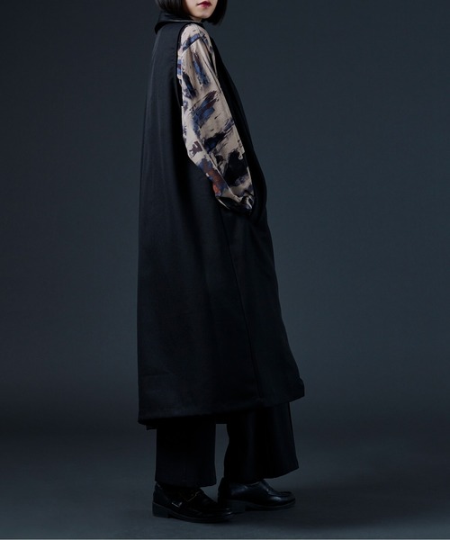 Ellno Loset(エルノロゼット)の「ビーガンレザー切り替えロングジレ(ベスト・メンズ・ブラック・MEDIUM/LARGE)」の12枚目の写真