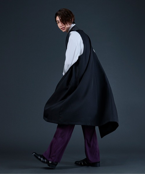 Ellno Loset(エルノロゼット)の「ビーガンレザー切り替えロングジレ(ベスト・メンズ・ブラック・MEDIUM/LARGE)」の9枚目の写真