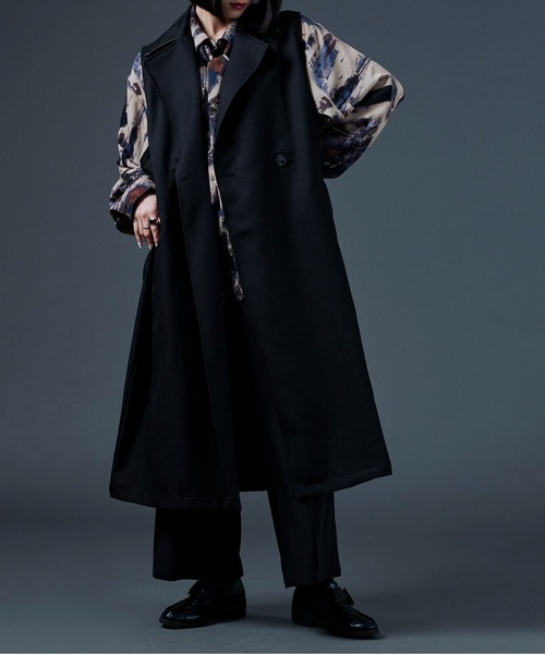 Ellno Loset(エルノロゼット)の「ビーガンレザー切り替えロングジレ(ベスト・メンズ・ブラック・MEDIUM/LARGE)」の19枚目の写真