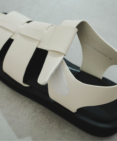 DouDou(ドゥドゥ)の「Gurka sandals(サンダル・レディース・ホワイト/ブラック・M/L)」の13枚目の写真