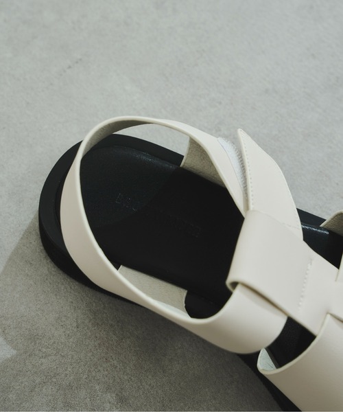 DouDou(ドゥドゥ)の「Gurka sandals(サンダル・レディース・ホワイト/ブラック・M/L)」の15枚目の写真