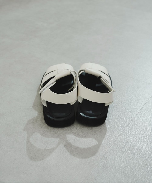 DouDou(ドゥドゥ)の「Gurka sandals(サンダル・レディース・ホワイト/ブラック・M/L)」の11枚目の写真