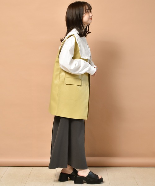 RETRO GIRL(レトロガール)の「ポケ付きフェイクレザーベスト(ベスト・レディース・アイボリー/ブラック/イエロー・FREE)」の13枚目の写真