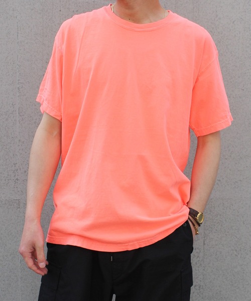 comfort colors（コンフォートカラーズ）の「【COMFORT COLORS】Garment Dyed Tee 6.1 oz ガーメントダイ Tシャツ CC1717（Tシャツ/カットソー・メンズ・ホワイト/インディゴブルー/スミクロ/フューシャピンク/オレンジ・L/M/XL）」の5枚目の写真