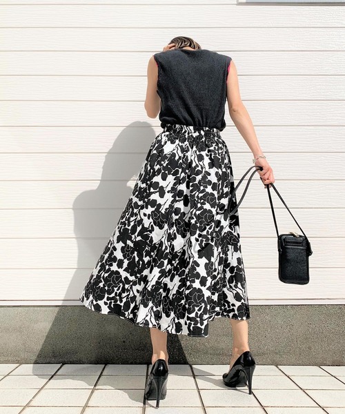 Q(キュー)の「ビッグフラワースカート(スカート・レディース・ブラック系その他/グリーン系その他・MEDIUM)」の6枚目の写真