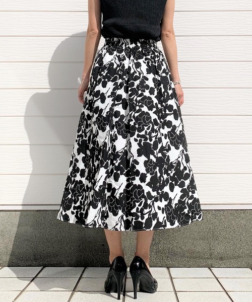 Q(キュー)の「ビッグフラワースカート(スカート・レディース・ブラック系その他/グリーン系その他・MEDIUM)」の5枚目の写真