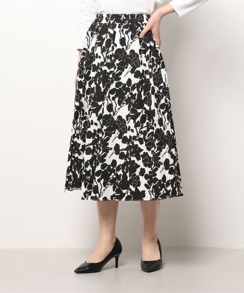 Q(キュー)の「ビッグフラワースカート(スカート・レディース・ブラック系その他/グリーン系その他・MEDIUM)」の8枚目の写真