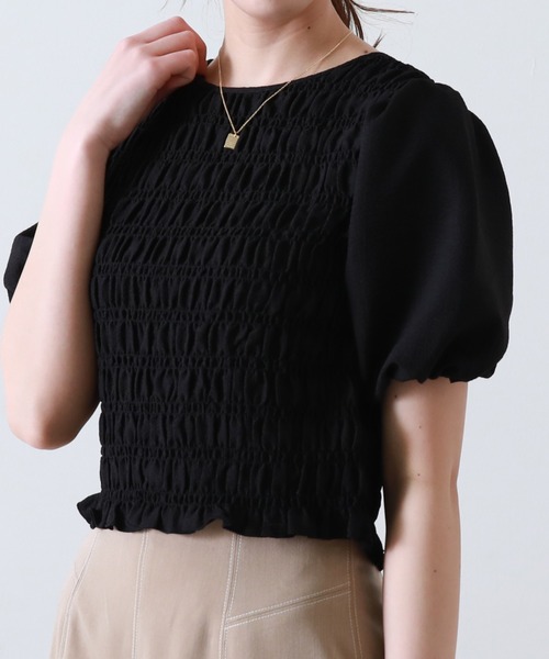 Cheek(チーク)の「デコルテ開きシャーリングブラウス(シャツ/ブラウス・レディース・グリーン/オフホワイト/イエロー/ブラック・MEDIUM)」の22枚目の写真