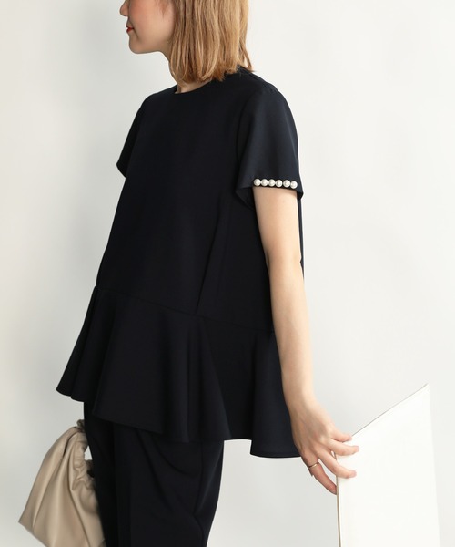 PICCIN(ピッチン)の「袖パールペプラムブラウス(Tシャツ/カットソー)」|ネイビー
