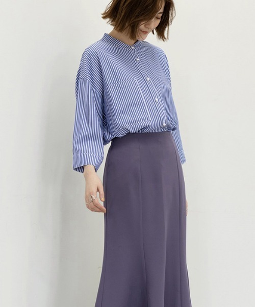 GeeRA（ジーラ）の「パール調ボタンバックフリルシャツ（シャツ/ブラウス・レディース・ブルー/オレンジ・MEDIUM/LARGE）」の3枚目の写真