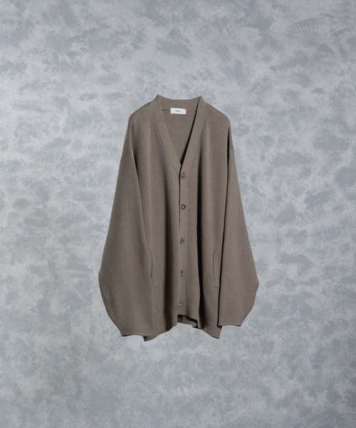 ADRER(アドラー)の「extra quality Balloon sleeve dolman over cardigan / エクストラクオリティバルーンスリーブドルマンオーバーカーディガン(カーディガン/ボレロ・メンズ・ホワイト/ブラック/ブラウン/レッド/ブルー/グリーン/その他/グレイッシュベージュ/ブラック系その他/ワイン/マスタード/パープル/ブラウン系その他/アッシュブラウン/グレー/エメラルド・SMALL/MEDIUM/LARGE/X-SMALL)」の20枚目の写真