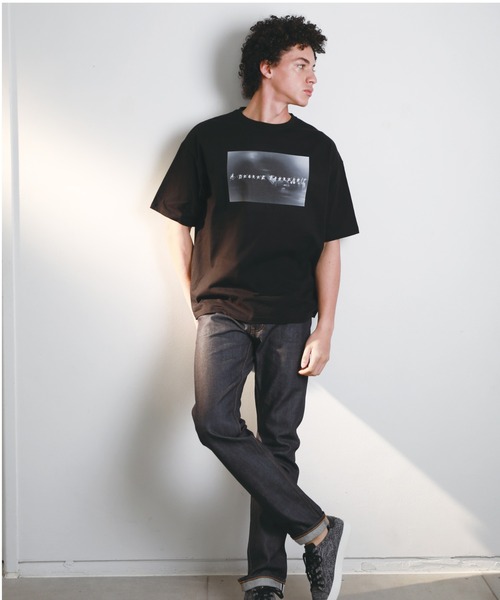 A DEGREE FAHRENHEIT（エーディグリーファーレンハイ）の「【ユニセックス商品】ROCKフォトプリント・オーバーサイズT（Tシャツ/カットソー・メンズ・ホワイト/ブラック・MEDIUM/LARGE/X-LARGE）」の5枚目の写真