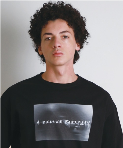 A DEGREE FAHRENHEIT（エーディグリーファーレンハイ）の「【ユニセックス商品】ROCKフォトプリント・オーバーサイズT（Tシャツ/カットソー・メンズ・ホワイト/ブラック・MEDIUM/LARGE/X-LARGE）」の10枚目の写真