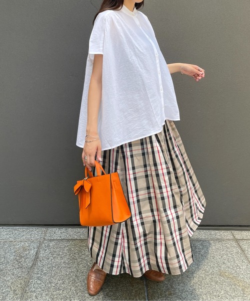 Meli rich（メリーリッチ）の「バンドカラーギャザーフレンチブラウス（シャツ/ブラウス・レディース・オフホワイト/グレイッシュベージュ/ブラック・M/L）」の16枚目の写真