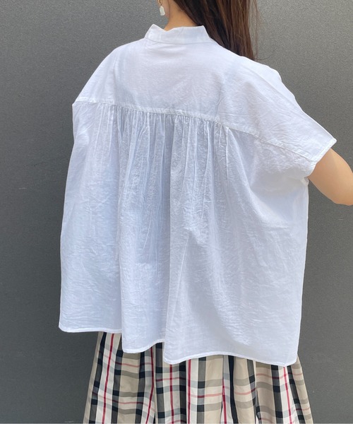 Meli rich（メリーリッチ）の「バンドカラーギャザーフレンチブラウス（シャツ/ブラウス・レディース・オフホワイト/グレイッシュベージュ/ブラック・M/L）」の14枚目の写真