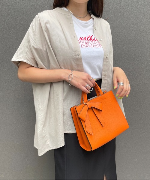 Meli rich（メリーリッチ）の「バンドカラーギャザーフレンチブラウス（シャツ/ブラウス・レディース・オフホワイト/グレイッシュベージュ/ブラック・M/L）」の9枚目の写真