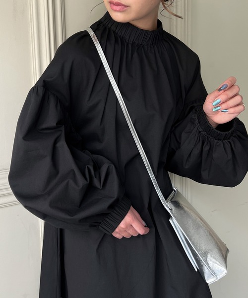 junoah(ジュノア)の「バックメタルファスナーロングワンピース(ワンピース・レディース・ブラック/ネイビー/グレー・MEDIUM/LARGE)」の2枚目の写真