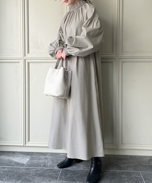 junoah(ジュノア)の「バックメタルファスナーロングワンピース(ワンピース・レディース・ブラック/ネイビー/グレー・MEDIUM/LARGE)」の9枚目の写真