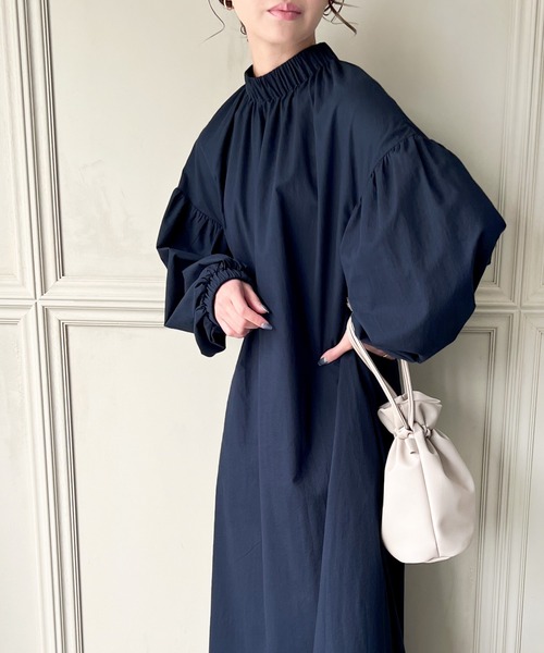junoah(ジュノア)の「バックメタルファスナーロングワンピース(ワンピース・レディース・ブラック/ネイビー/グレー・MEDIUM/LARGE)」の13枚目の写真