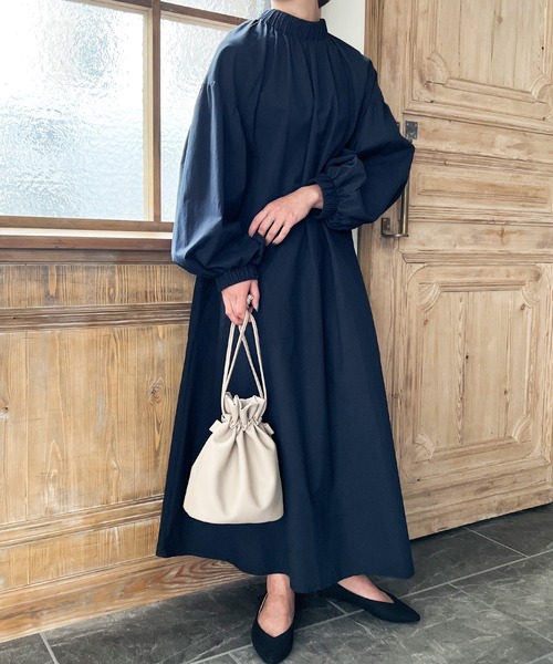 junoah(ジュノア)の「バックメタルファスナーロングワンピース(ワンピース・レディース・ブラック/ネイビー/グレー・MEDIUM/LARGE)」の14枚目の写真