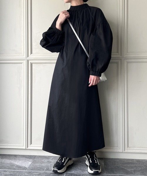 junoah(ジュノア)の「バックメタルファスナーロングワンピース(ワンピース・レディース・ブラック/ネイビー/グレー・MEDIUM/LARGE)」の19枚目の写真