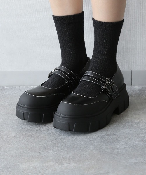 HARE（ハレ）の「ボリュームソールストラップシューズ(HARE)（ローファー・レディース・ブラック/ブラック系その他・MEDIUM/LARGE）」の5枚目の写真