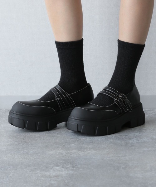 HARE（ハレ）の「ボリュームソールストラップシューズ(HARE)（ローファー・レディース・ブラック/ブラック系その他・MEDIUM/LARGE）」の6枚目の写真