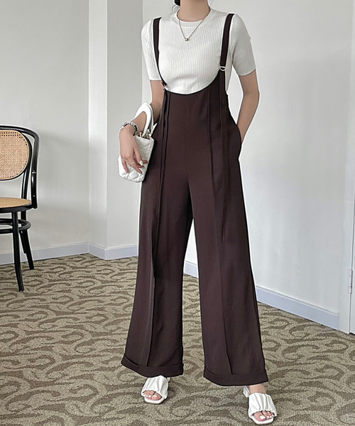 emi+（エミプラス）の「サス付きセンタープレスワイドパンツ（サロペット/オーバーオール・レディース・ブラック/チャコールグレー/ベージュ/ブラウン・L/M）」の16枚目の写真